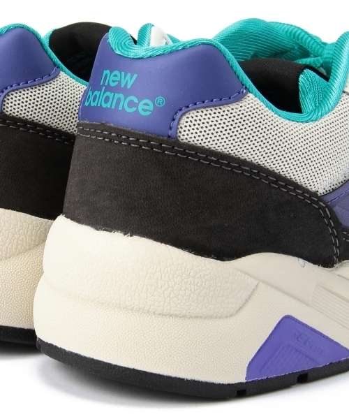 Another Edition（アナザーエディション）の「NB MRT580（スニーカー・レディース・ホワイト/ピンク・23.5cm/22.5cm/24.5cm）」の3枚目の写真