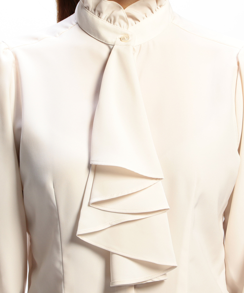 NARACAMICIE(ナラカミーチェ)の「ソフトグログラン風フリルネックスタンドカラー七分袖ブラウス(シャツ/ブラウス・レディース・ブラック/ホワイト・SMALL/MEDIUM/LARGE)」の3枚目の写真