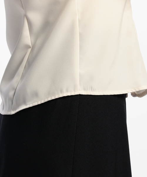 NARACAMICIE(ナラカミーチェ)の「ソフトグログラン風フリルネックスタンドカラー七分袖ブラウス(シャツ/ブラウス・レディース・ブラック/ホワイト・SMALL/MEDIUM/LARGE)」の5枚目の写真