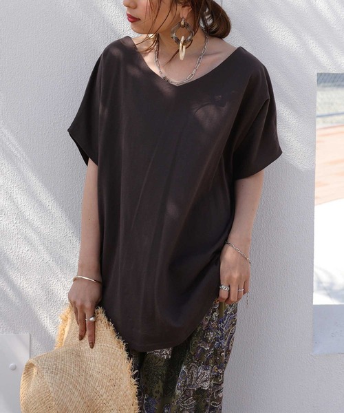 antiqua（アンティカ）の「綿100%VネックドルマンT（Tシャツ/カットソー・レディース・ブラック/オフホワイト/カーキ/モカ/オートミール/杢グレー/ブラウン系その他/ブルー系その他/ピンク系その他/オリーブ/ブラウン系その他2/オールドローズ系/モーブ系/グリーン系その他・FREE）」の6枚目の写真