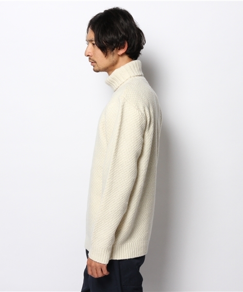 BEAMS（ビームス）の「BEAMS / ミドルゲージ タートルネック（ニット/セーター・メンズ・オフホワイト/グレー/ネイビー・LARGE/SMALL/MEDIUM/X-LARGE）」の6枚目の写真