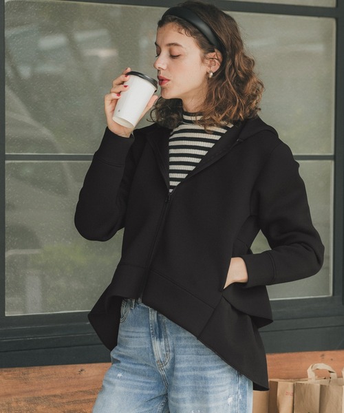 coca(coca)(コカ)の「ハリ感ダンボールバックフリルフードパーカー(パーカー・レディース・ブラック/アイボリー/チャコール/グレイッシュベージュ/ダークベージュ/ライトブルー/ネイビー・ONE SIZE)」の19枚目の写真