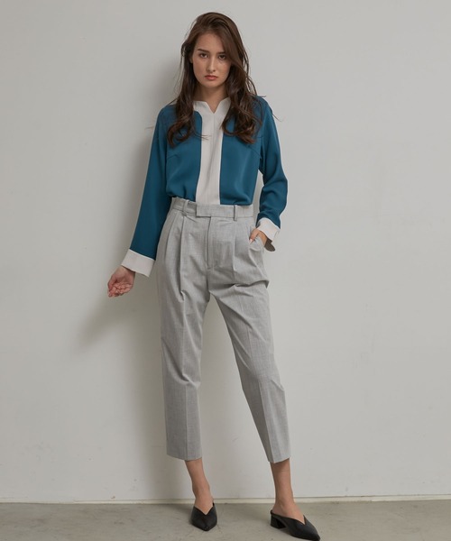 【新品未使用タグ付】TONAL バイカラーキーネックブラウス TONAL（トーナル）の「バイカラーキーネックブラウス（シャツ