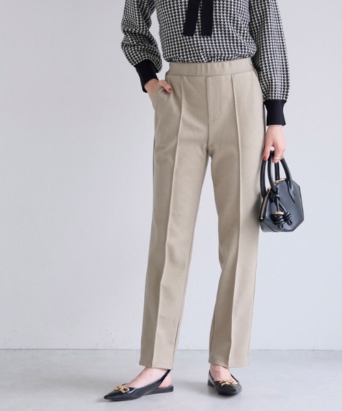 Pierrot（ピエロ）の「[保湿][起毛]カット起毛ピンタックテーパードパンツ（その他パンツ・レディース・ブラック/ブルー/アイボリー/モカ/ピンク/ミント/グレイッシュベージュ/ブラウン系その他/パープル/ライトグレー/ピンク系その他/イエロー/ブルーグリーン/キャメル/ダークネイビー/チャコール/ブラウン系/グレー・LL/S/M/L/PS/PL/PM/TL/TM/TS）」の9枚目の写真