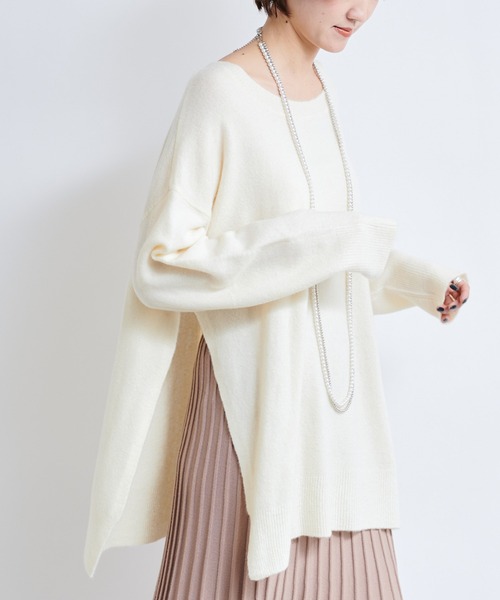 DouDou(ドゥドゥ)の「カシミヤ混サイドスリットワイドプルオーバー(ニット/セーター・レディース・オフホワイト/グリーン/グレイッシュベージュ・FREE)」の1枚目の写真