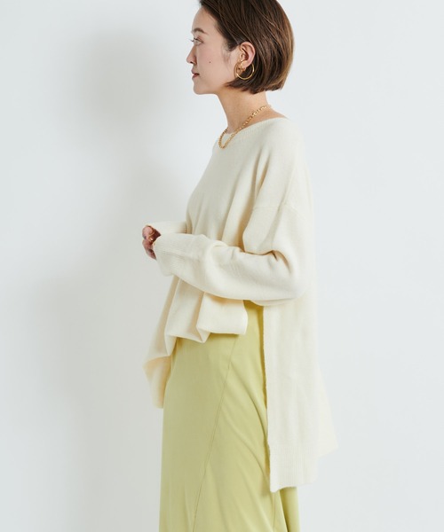 DouDou(ドゥドゥ)の「カシミヤ混サイドスリットワイドプルオーバー(ニット/セーター・レディース・オフホワイト/グリーン/グレイッシュベージュ・FREE)」の12枚目の写真