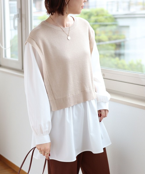 andme(アンドミー)の「フェイクレイヤードニットベストトップス(シャツ/ブラウス・レディース・ブラック/ベージュ/カーキ・M)」の2枚目の写真