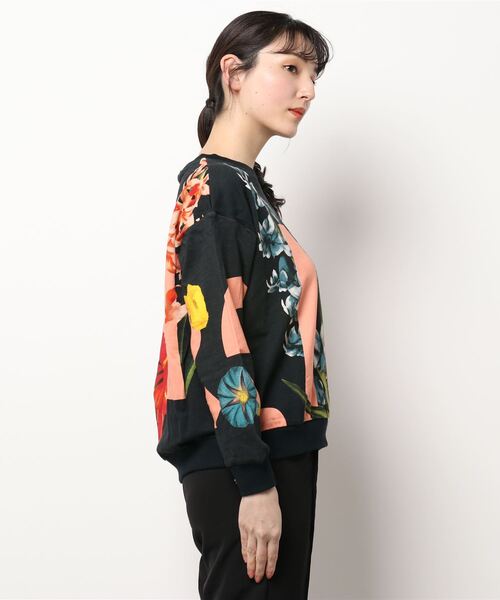 Desigual(デシグアル)の「スウェット長袖 BERLIN(スウェット・レディース・ブラック・S/M/L)」の2枚目の写真