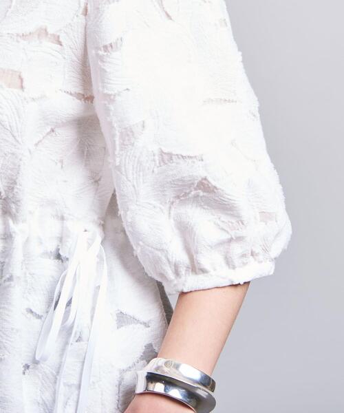 UNITED ARROWS(ユナイテッドアローズ)の「UBCC CUT/JQ ドロースト ブラウス†(シャツ/ブラウス・レディース・ライトブルー/ブラック/オフホワイト・FREE)」の13枚目の写真