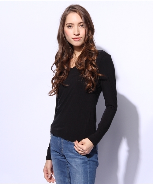 AZUL by moussy（アズールバイマウジー）の「ミリオンホットベア天竺V/N長袖PO（Tシャツ/カットソー・レディース・トップグレー/ブラック/ホワイト系その他/オフホワイト/ボルドー/レディッシュグレー・SMALL/MEDIUM/LARGE）」の4枚目の写真