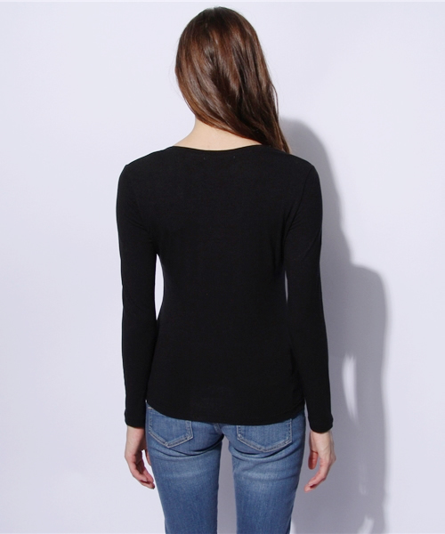 AZUL by moussy（アズールバイマウジー）の「ミリオンホットベア天竺V/N長袖PO（Tシャツ/カットソー・レディース・トップグレー/ブラック/ホワイト系その他/オフホワイト/ボルドー/レディッシュグレー・SMALL/MEDIUM/LARGE）」の11枚目の写真