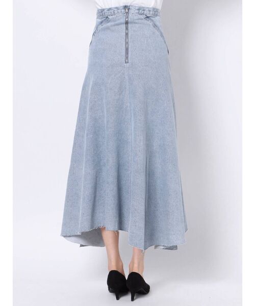 EMODA(エモダ)の「パネルカットオフデニムスカート(スカート・レディース・ブラック/ブルー・SMALL/MEDIUM)」の9枚目の写真