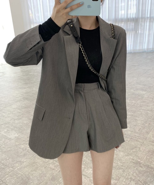 Doula Doula（ドゥーラドゥーラ）の「ジャケット・ショートパンツ2点セットアップ（セットアップ・レディース・ブラック/グレー/キャメル・S/M）」の5枚目の写真