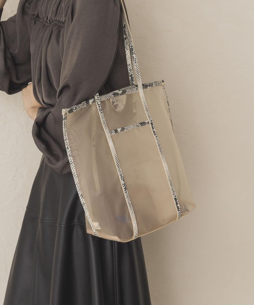 RODE SKO（ロデスコ）の「MARILOU チュールトートバッグ（トートバッグ・レディース・ブラウン/アイボリー・ONE）」の7枚目の写真