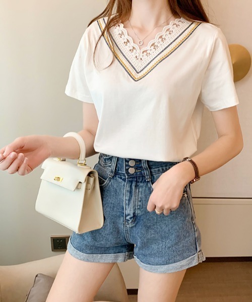 ABITOKYO(アビトーキョー)の「衿Vライン刺繍スカラップレースカットTシャツ(Tシャツ/カットソー・レディース・ホワイト/ブラック/ライトグリーン/ライトパープル/ブルーグレー/ベージュ/サックスブルー/グレー/ブラウン/ピンクベージュ/ダークブルー/パープル/チャコールグレー・M/L)」の19枚目の写真