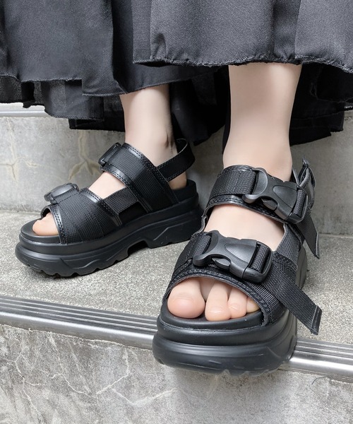 Figments(フィグメンツ)の「アグリーサンダル(サンダル・レディース・ブラック・SMALL/MEDIUM)」の1枚目の写真