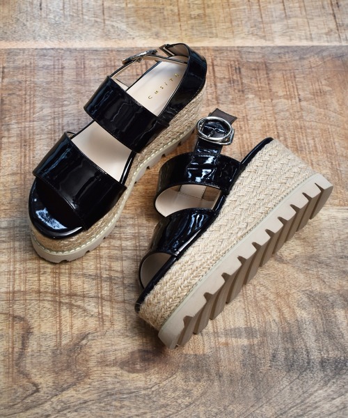 ems excite（エムズエキサイト）の「太ベルトコンビソールシューズ（サンダル・レディース・アイボリー/ゴールド/ブラック・MEDIUM/LARGE）」の2枚目の写真