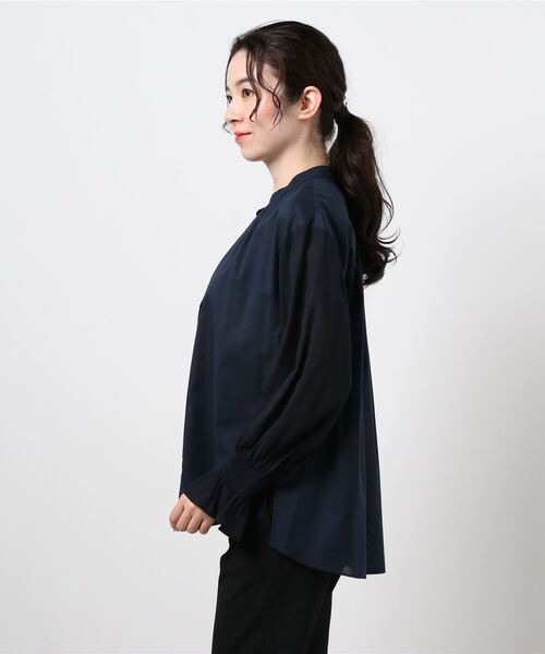 Q（キュー）の「コットンボイルギャザーシャーリングブラウス（シャツ/ブラウス・レディース・ライトブルー/ネイビー/アイボリー・MEDIUM）」の7枚目の写真