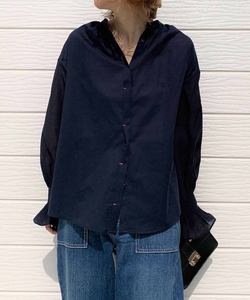 Q（キュー）の「コットンボイルギャザーシャーリングブラウス（シャツ/ブラウス・レディース・ライトブルー/ネイビー/アイボリー・MEDIUM）」の3枚目の写真