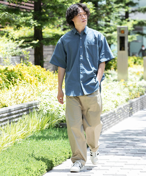 ITEMS URBANRESEARCH（アイテムズ アーバンリサーチ）の「タイプライター レギュラーカラー半袖シャツ（シャツ/ブラウス・メンズ・ライトカーキ/グレー/ブルー・MEDIUM/LARGE）」の3枚目の写真