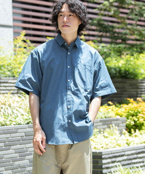 ITEMS URBANRESEARCH（アイテムズ アーバンリサーチ）の「タイプライター レギュラーカラー半袖シャツ（シャツ/ブラウス・メンズ・ライトカーキ/グレー/ブルー・MEDIUM/LARGE）」の4枚目の写真