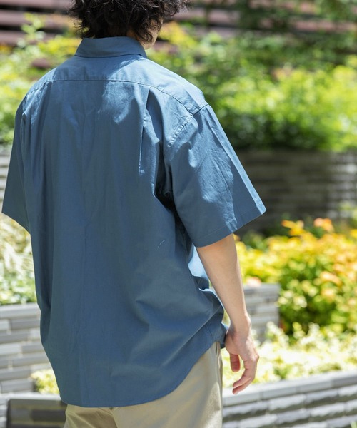 ITEMS URBANRESEARCH（アイテムズ アーバンリサーチ）の「タイプライター レギュラーカラー半袖シャツ（シャツ/ブラウス・メンズ・ライトカーキ/グレー/ブルー・MEDIUM/LARGE）」の7枚目の写真