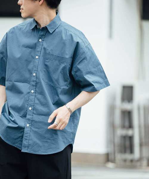 ITEMS URBANRESEARCH（アイテムズ アーバンリサーチ）の「タイプライター レギュラーカラー半袖シャツ（シャツ/ブラウス・メンズ・ライトカーキ/グレー/ブルー・MEDIUM/LARGE）」の10枚目の写真