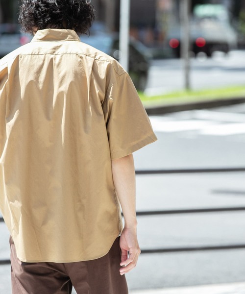 ITEMS URBANRESEARCH（アイテムズ アーバンリサーチ）の「タイプライター レギュラーカラー半袖シャツ（シャツ/ブラウス・メンズ・ライトカーキ/グレー/ブルー・MEDIUM/LARGE）」の18枚目の写真