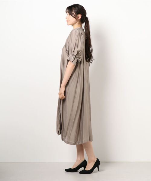 Te chichi(テチチ)の「ハイネック袖ボリュームワンピース(ワンピース・レディース・パープル/モカ/チャコール・フリ-)」の5枚目の写真