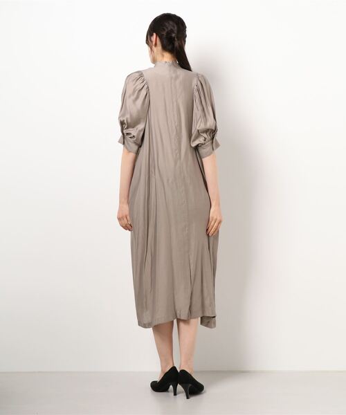 Te chichi(テチチ)の「ハイネック袖ボリュームワンピース(ワンピース・レディース・パープル/モカ/チャコール・フリ-)」の4枚目の写真