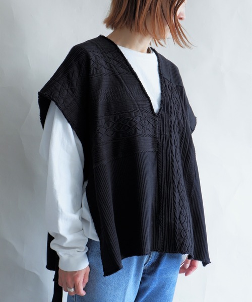 MANASTASH（マナスタッシュ）の「MANASTASH/マナスタッシュ　W's PATCHWORK VEST　パッチワークベスト（ベスト・レディース・ブラック/ナチュラル・MEDIUM）」の2枚目の写真