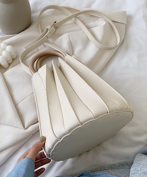 LAC-VERT（ラック・ヴェール）の「2WAYプリーツバッグ（ハンドバッグ・レディース・ミント/アイボリー/ブラウン/ブラック・FREE）」の12枚目の写真