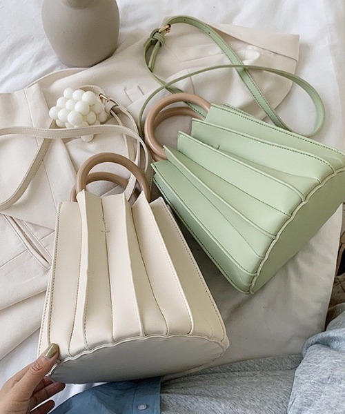 LAC-VERT（ラック・ヴェール）の「2WAYプリーツバッグ（ハンドバッグ・レディース・ミント/アイボリー/ブラウン/ブラック・FREE）」の13枚目の写真