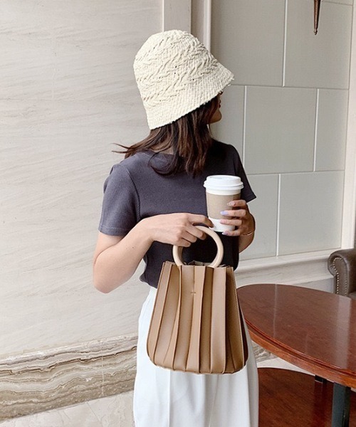 LAC-VERT（ラック・ヴェール）の「2WAYプリーツバッグ（ハンドバッグ・レディース・ミント/アイボリー/ブラウン/ブラック・FREE）」の10枚目の写真