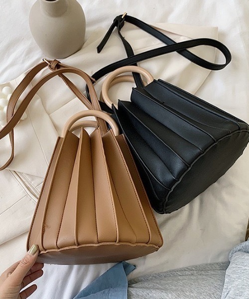 LAC-VERT（ラック・ヴェール）の「2WAYプリーツバッグ（ハンドバッグ・レディース・ミント/アイボリー/ブラウン/ブラック・FREE）」の15枚目の写真