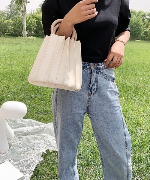 LAC-VERT（ラック・ヴェール）の「2WAYプリーツバッグ（ハンドバッグ・レディース・ミント/アイボリー/ブラウン/ブラック・FREE）」の7枚目の写真