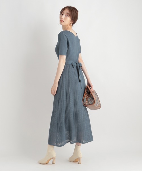 Andemiu（アンデミュウ）の「スカシガラフレアニットワンピース217919（ワンピース・レディース・ブラック/ベージュ/ブルー・FREE）」の9枚目の写真