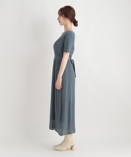 Andemiu（アンデミュウ）の「スカシガラフレアニットワンピース217919（ワンピース・レディース・ブラック/ベージュ/ブルー・FREE）」の21枚目の写真