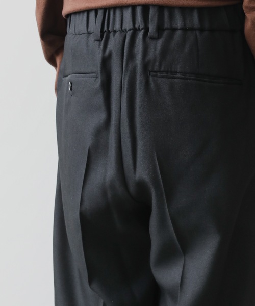 KAZUYUKI KUMAGAI ATTACHMENT(カズユキクマガイアタッチメント)の「W/RY/PE SERGE TAPERED TROUSERS(スラックス・メンズ・ライトグレー/ブラック/ライトブラウン・1/2/3)」の10枚目の写真