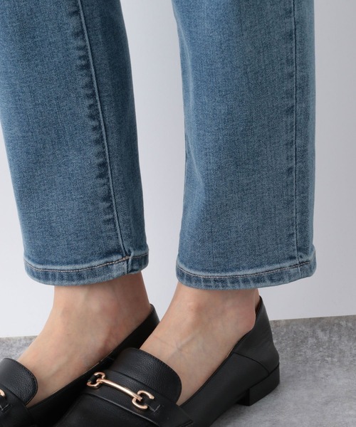 GLOBAL WORK（グローバルワーク）の「ウツクシルエットデニムスリム/954886（デニムパンツ・レディース・ブラック/ネイビー/サックスブルー/ダークグレー・SMALL/MEDIUM/LARGE/X-SMALL）」の15枚目の写真