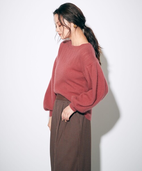 GRACE CONTINENTAL(グレースコンチネンタル)の「アンゴラタック袖ニットトップ(ニット/セーター・レディース・ブラック/ボルドー/ピンク・36)」の4枚目の写真