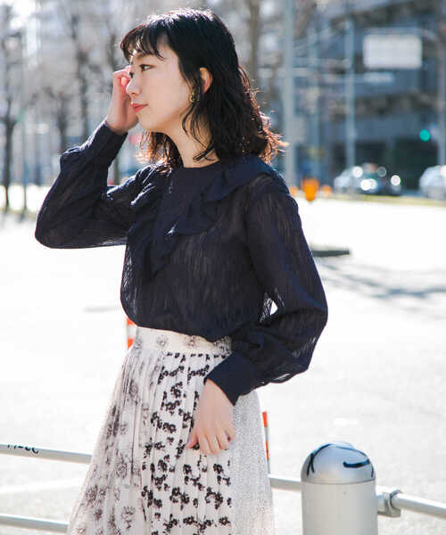 KBF+（ケービーエフプラス）の「KBF+　シアーフリルブラウス∴（シャツ/ブラウス・レディース・ネイビー/ホワイト系その他/ピンク系その他・ONE）」の7枚目の写真