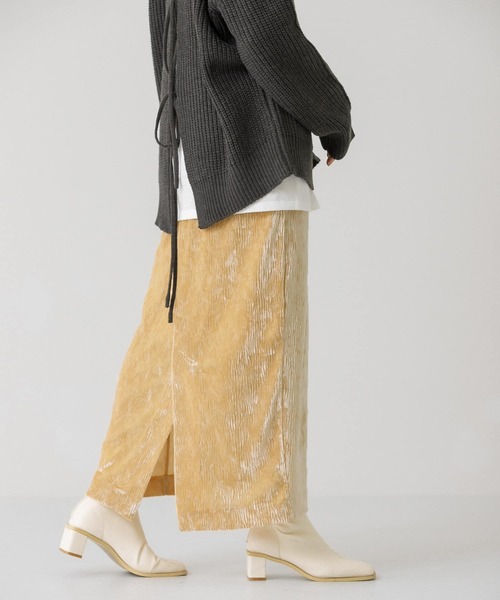 KBF（ケイビーエフ）の「クリンクルベロアタイトスカート（スカート・レディース・ダークブラウン/ベージュ系その他/ブラック/ベージュ・ONE）」の6枚目の写真