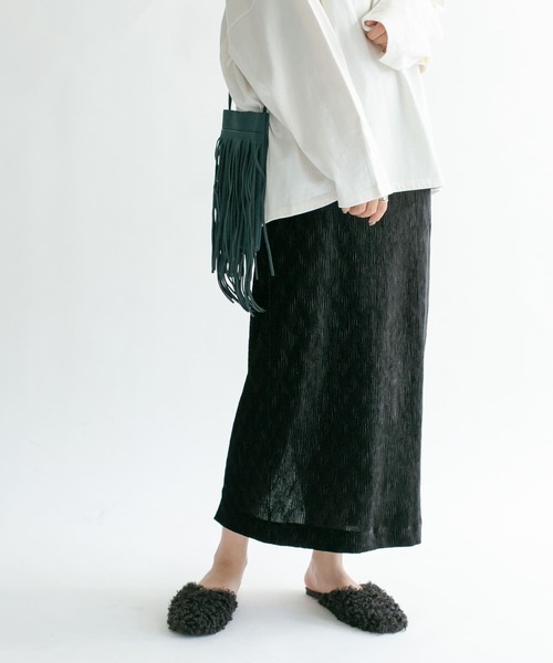 KBF（ケイビーエフ）の「クリンクルベロアタイトスカート（スカート・レディース・ダークブラウン/ベージュ系その他/ブラック/ベージュ・ONE）」の21枚目の写真