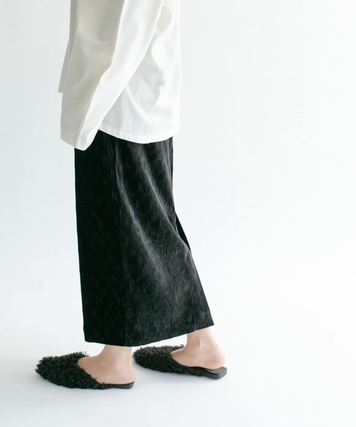 KBF（ケイビーエフ）の「クリンクルベロアタイトスカート（スカート・レディース・ダークブラウン/ベージュ系その他/ブラック/ベージュ・ONE）」の22枚目の写真