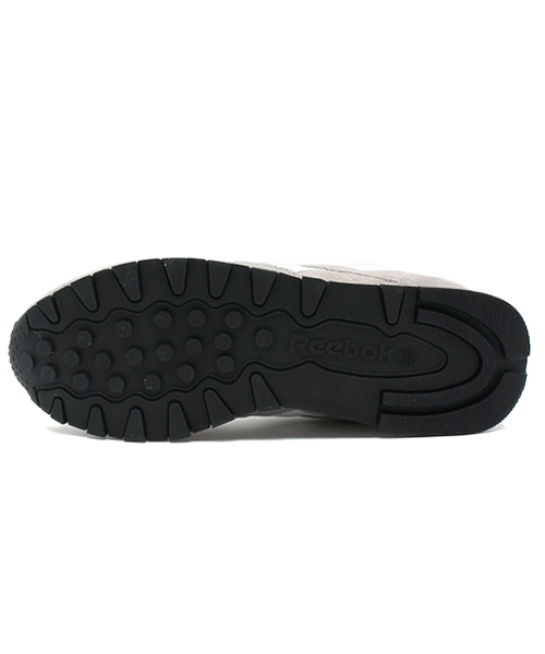 Reebok（リーボック）の「ユニセックス リーボック クラシックレザー グレー Reebok CL LEATHER SUEDE M46526（スニーカー・レディース・グレー・27cm/23cm/29cm/23.5cm/27.5cm/28.5cm/24.5cm/24cm/28cm/26.5cm）」の3枚目の写真