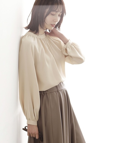 GeeRA(ジーラ)の「前後2WAYパール風ボタンブラウス(シャツ/ブラウス・レディース・ブラック/ベージュ/オフホワイト/ブルー/ラベンダー・MEDIUM/LARGE/X-LARGE/XX-LARGE)」の21枚目の写真
