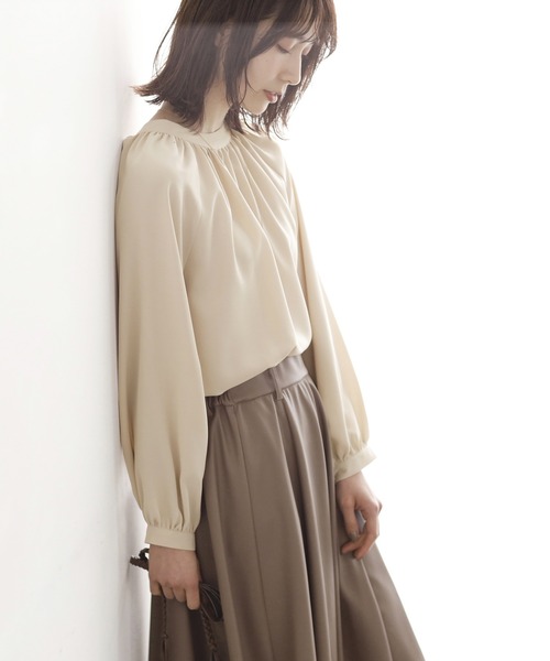 GeeRA(ジーラ)の「前後2WAYパール風ボタンブラウス(シャツ/ブラウス・レディース・ブラック/ベージュ/オフホワイト/ブルー/ラベンダー・MEDIUM/LARGE/X-LARGE/XX-LARGE)」の20枚目の写真