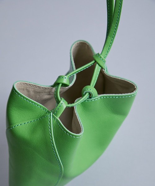 MARROW（マロウ）の「【MARROW(マロー)】ピロー3 MA-AC8106（ハンドバッグ・レディース・グリーン/キャメル/ブラック・FREE）」の16枚目の写真