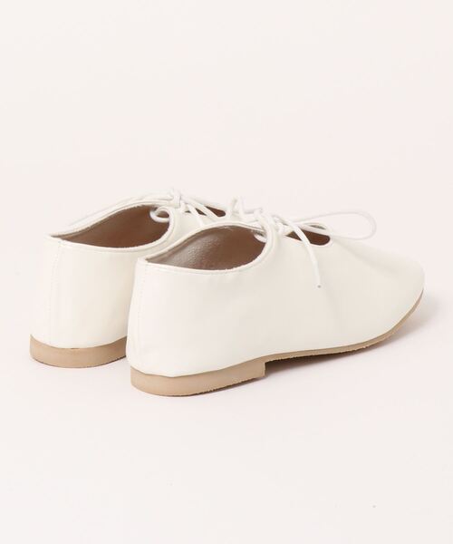 Samansa Mos2（サマンサ モスモス）の「ワンホールフラットシューズ（その他シューズ・レディース・オフホワイト/ブラウン・MEDIUM/LARGE）」の3枚目の写真
